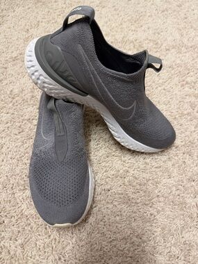 Nike Slip-On Knit Sneakers in Dark Gray and White